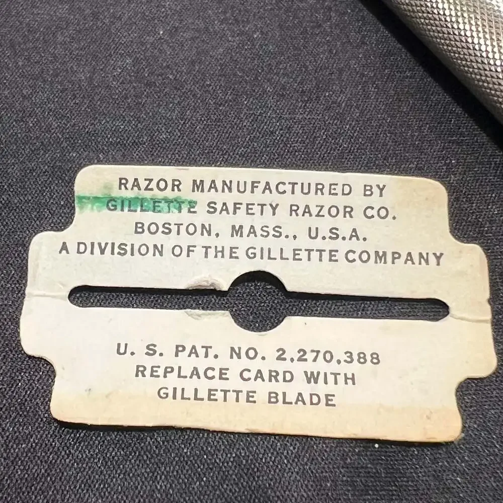 Vintage Double Edge Safety Razor with Silver Star Blades